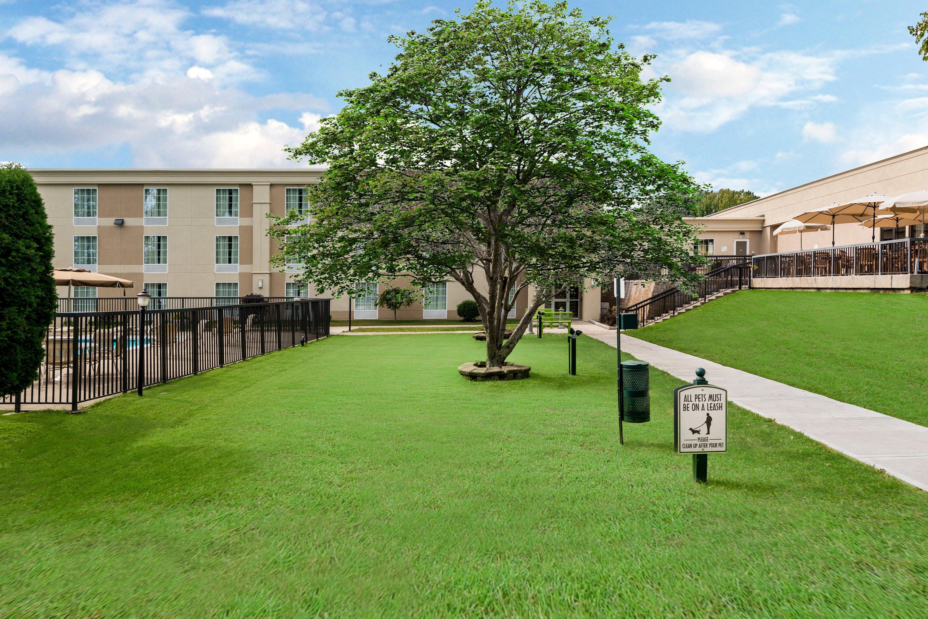 Holiday Inn Johnstown-Gloversville Exterior foto